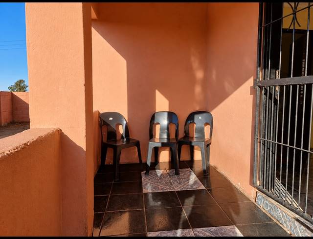 3 BEDROOM HOUSE FOR SALE IN EVATON CENTRAL
